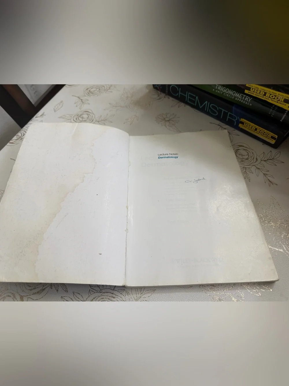 Lecture Notes: Dermatology (10th Edition) Paperback - Robin Graham-Brown & Tony
